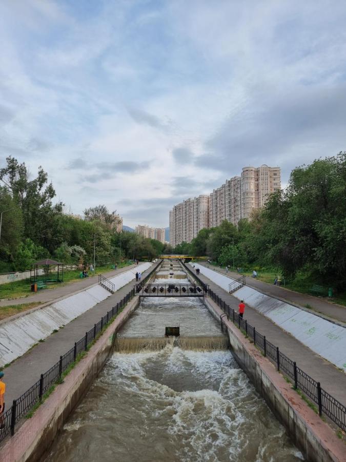 Apart Рядом С Mega Аlma-Ata Almaty Eksteriør billede